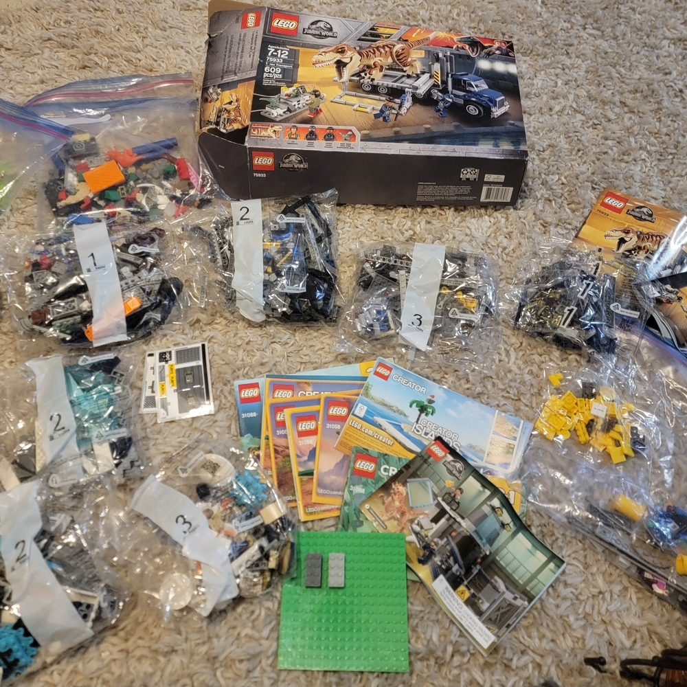 LEGO Creator Expert Set with Yellow and Blue Pieces